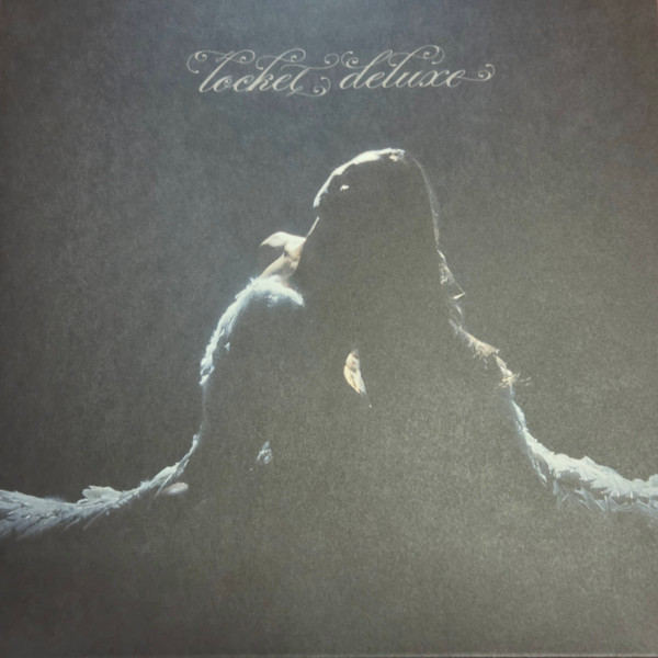 Madison Beer – Locket Deluxe