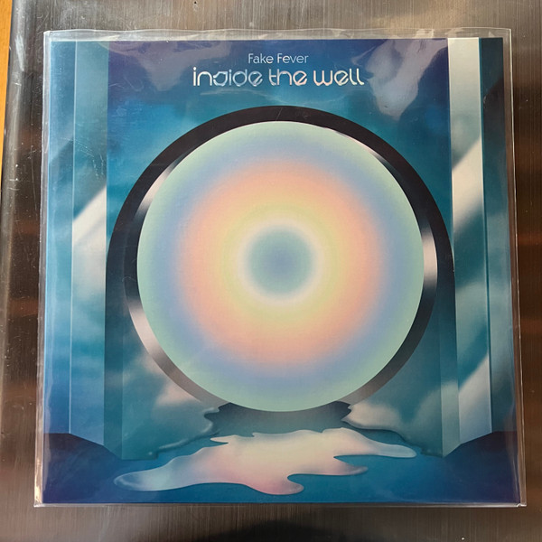 Fake Fever – Inside The Well
