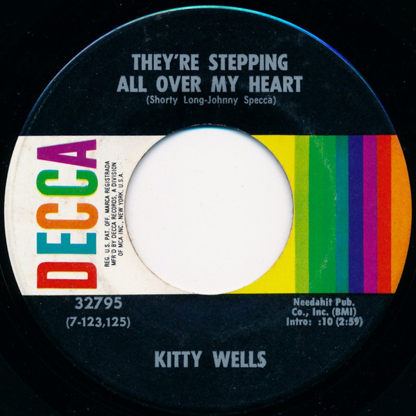 Kitty Wells – They're Stepping All Over My Heart / Your Old Love Letters